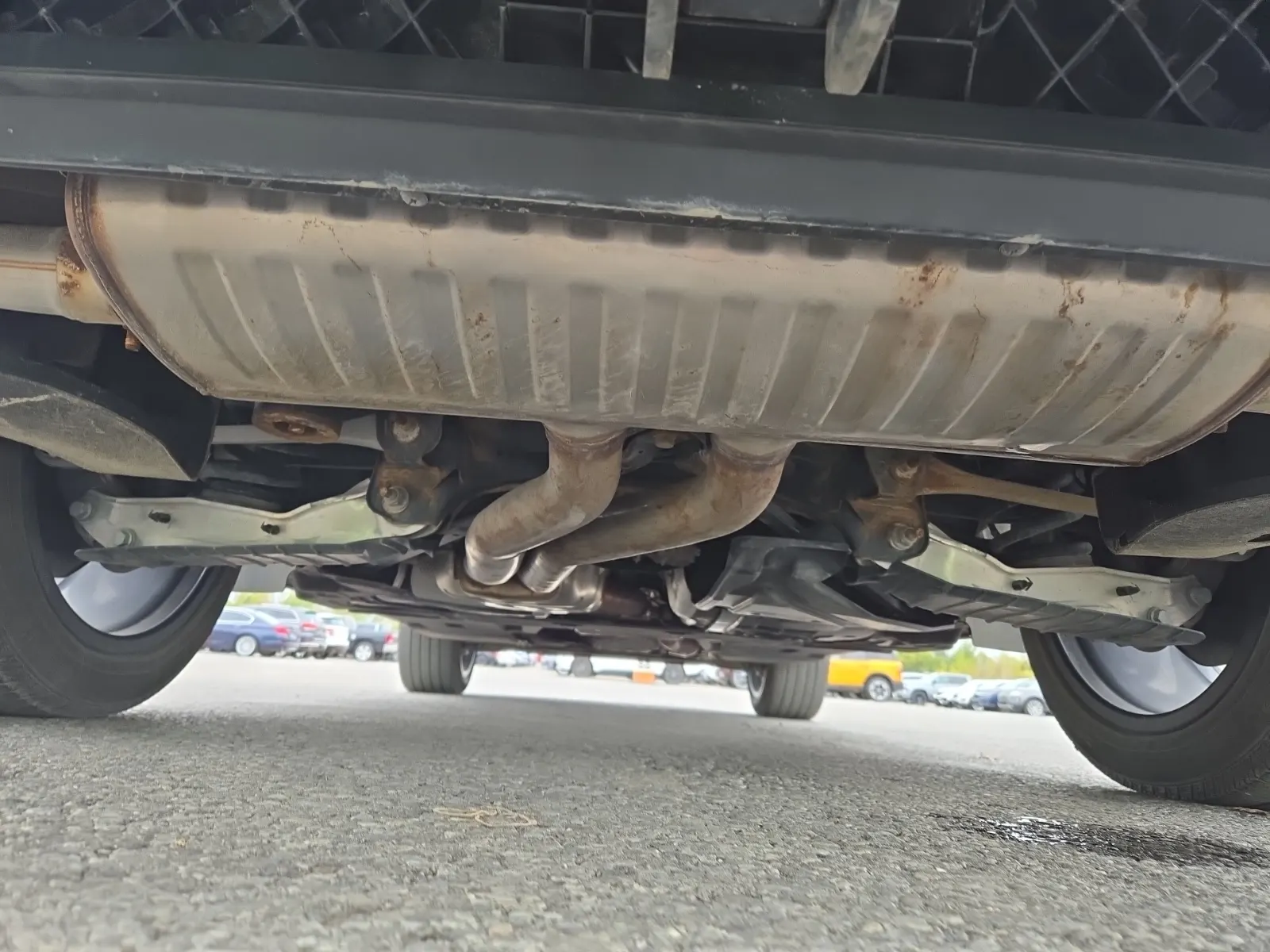 Undercarriage - Rear Photo