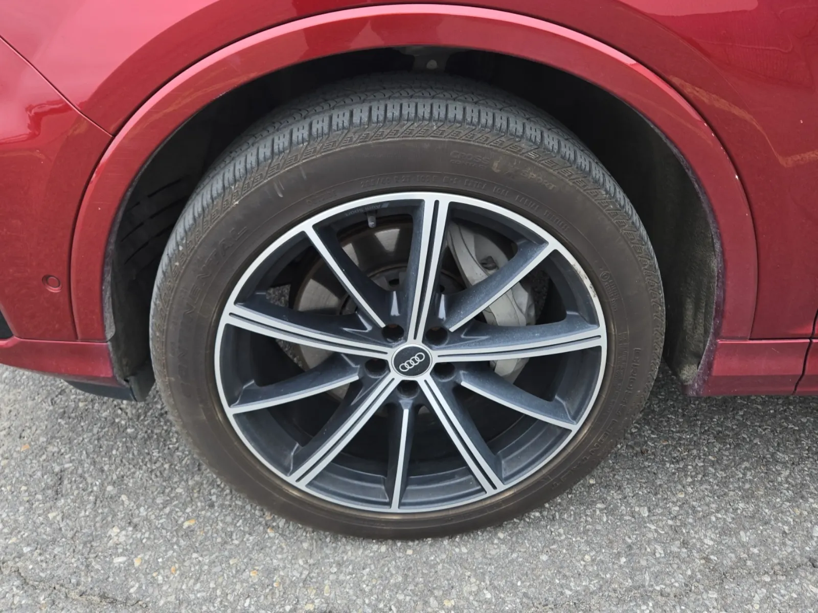 Front driver wheel/tire photo