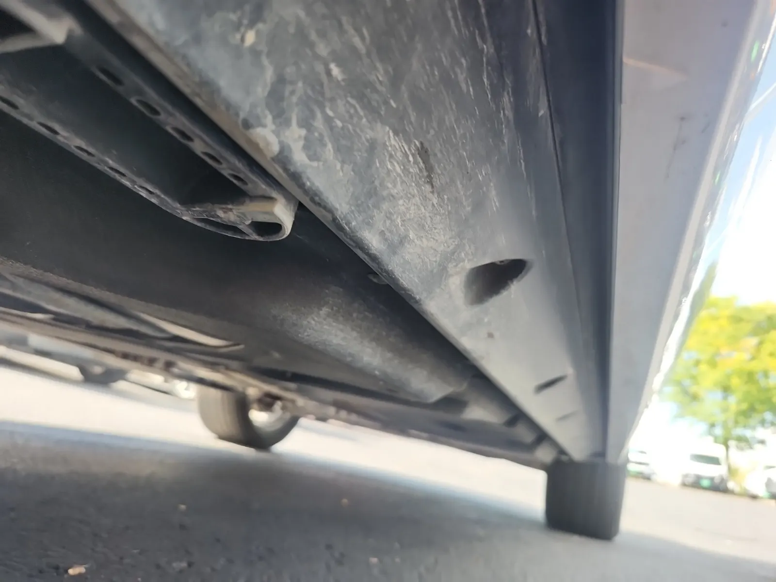 Undercarriage - Passenger Photo
