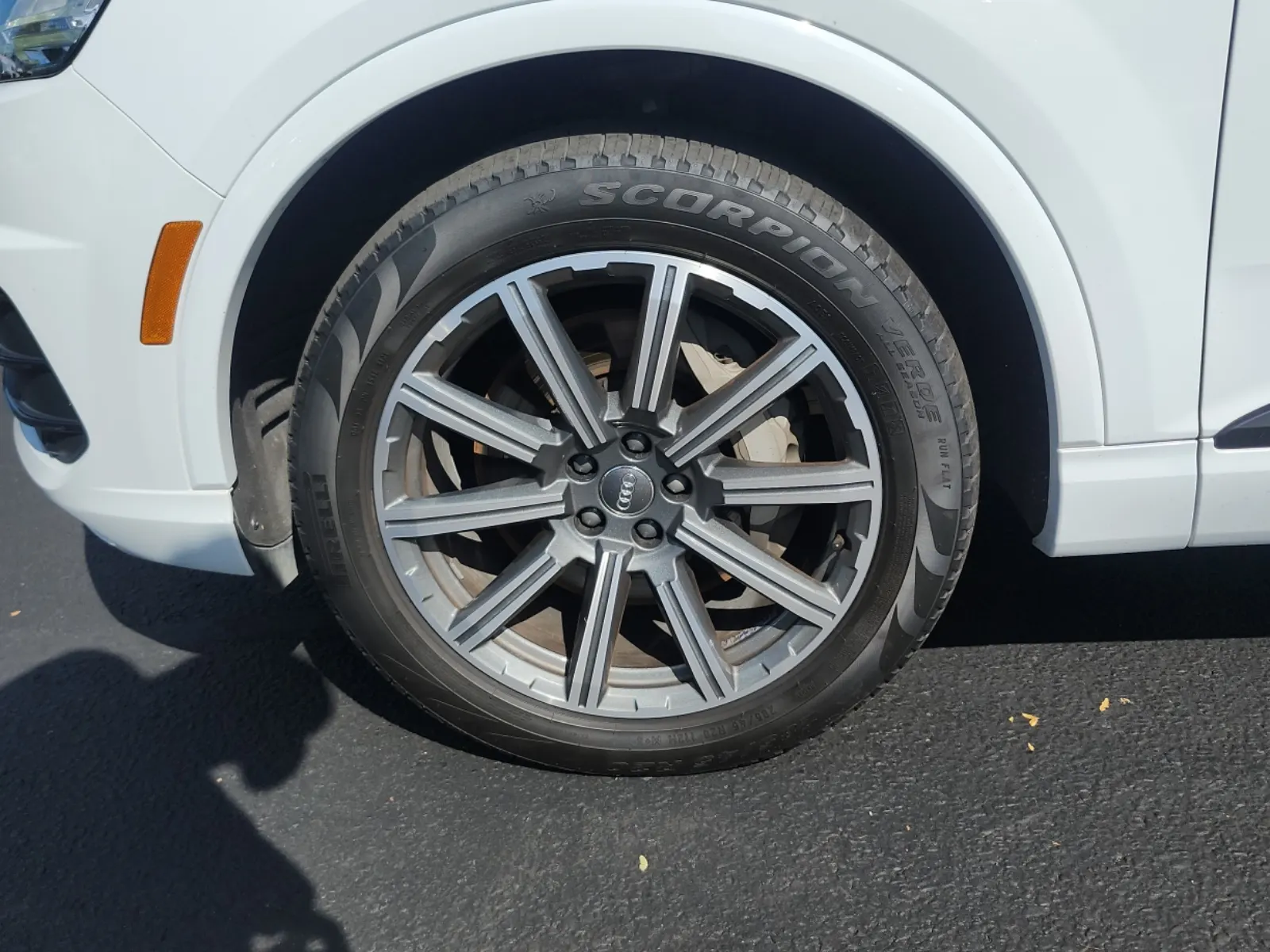 Front driver wheel/tire photo