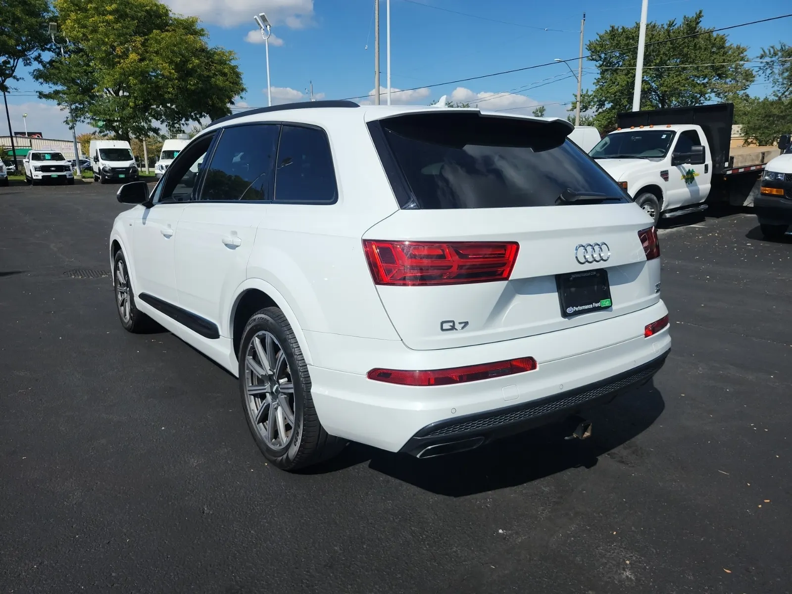 Driver Rear 3/4 Photo