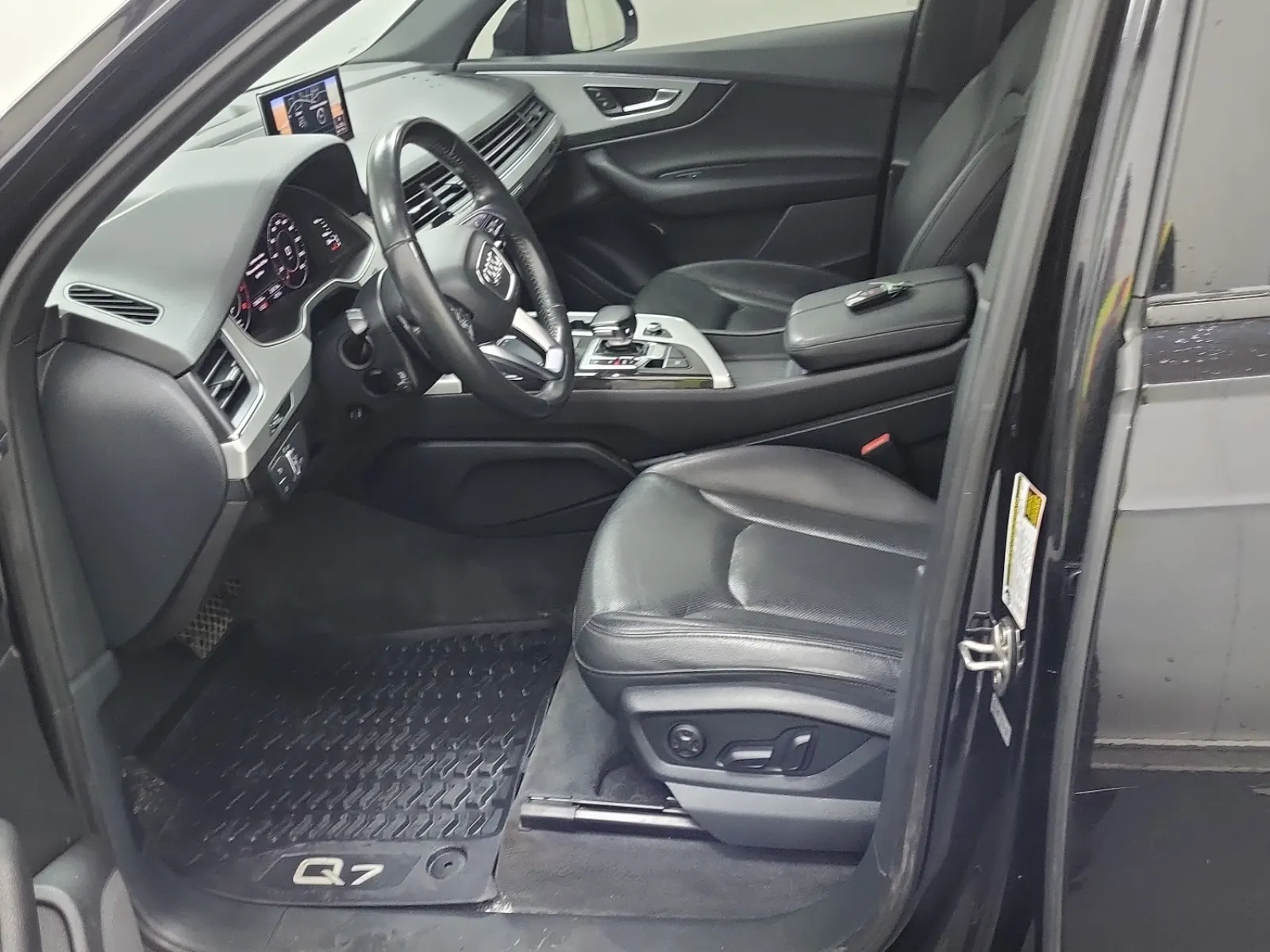 Front Interior Photo