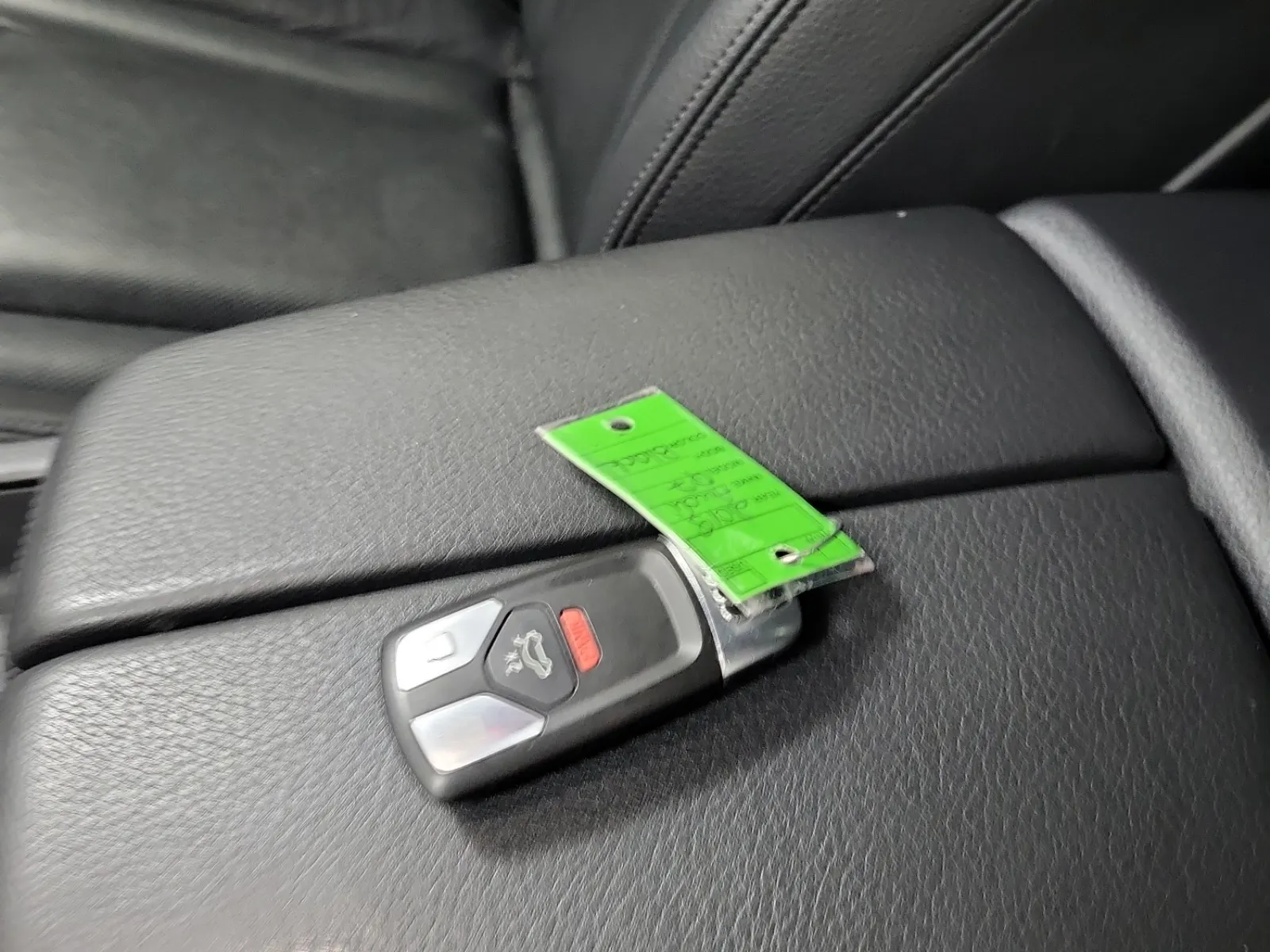 Keys/Fobs/Manual Photo
