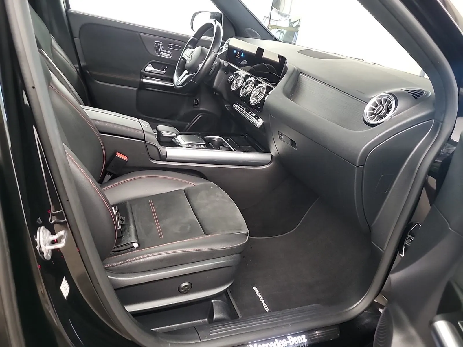 Right Side Interior Photo