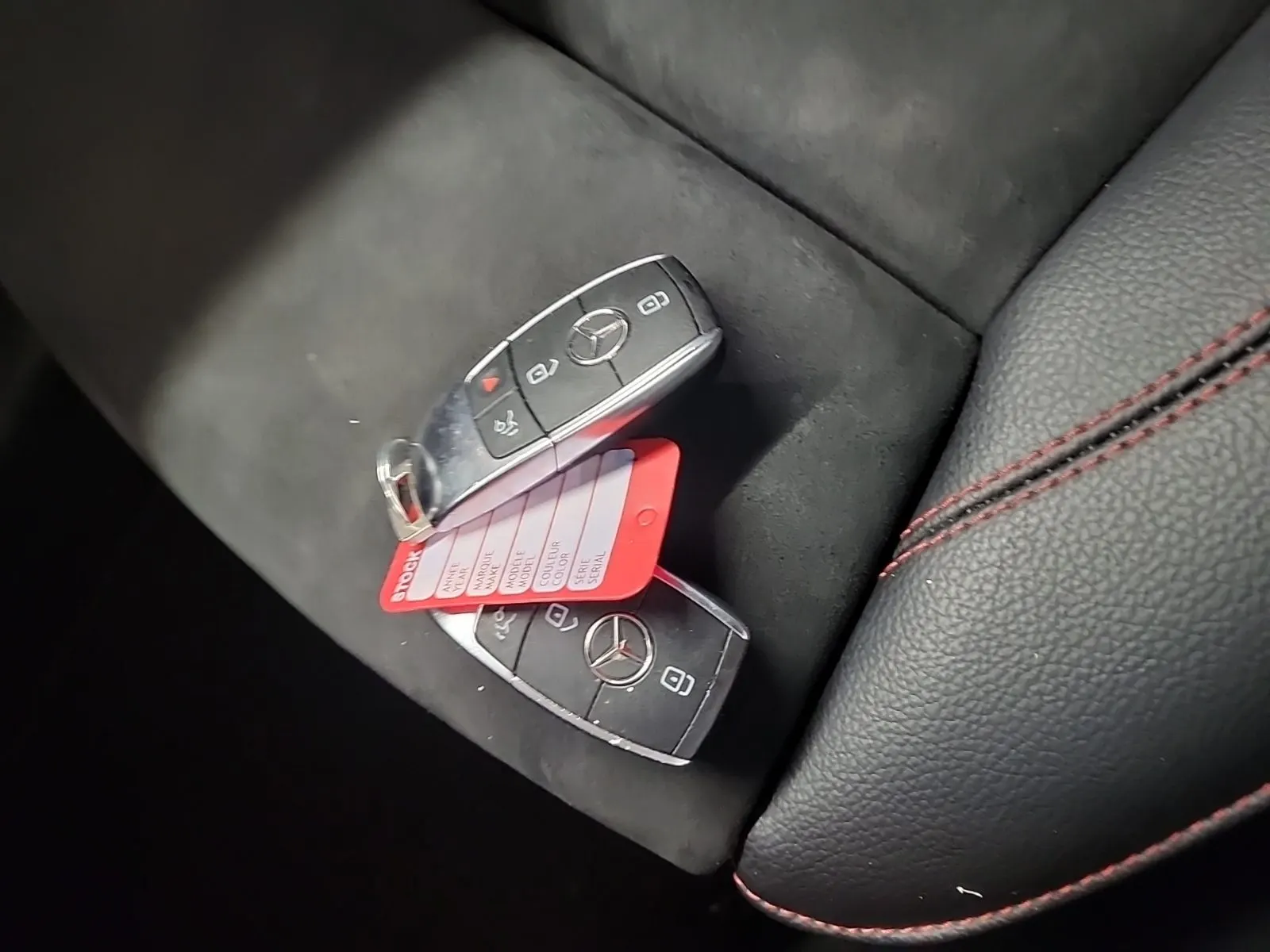 Keys/Fobs/Manual Photo