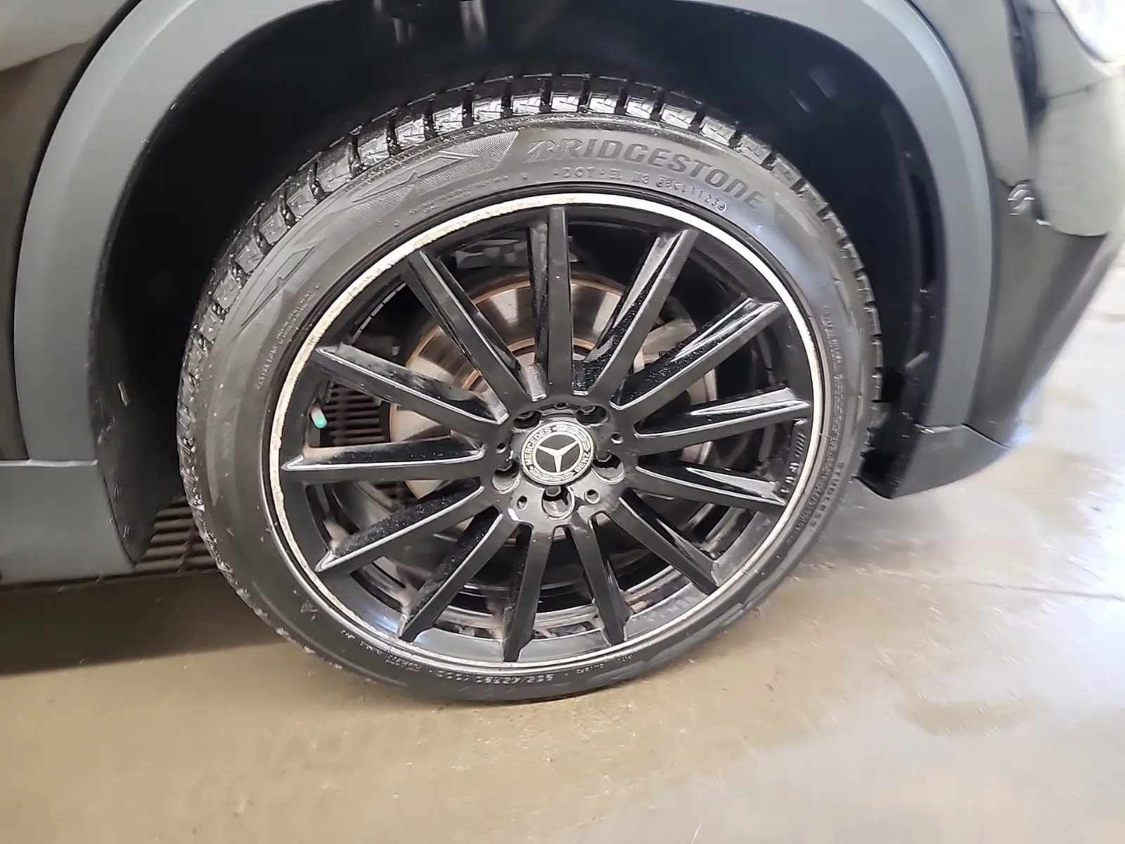 Right Front Wheel/Tire Photo