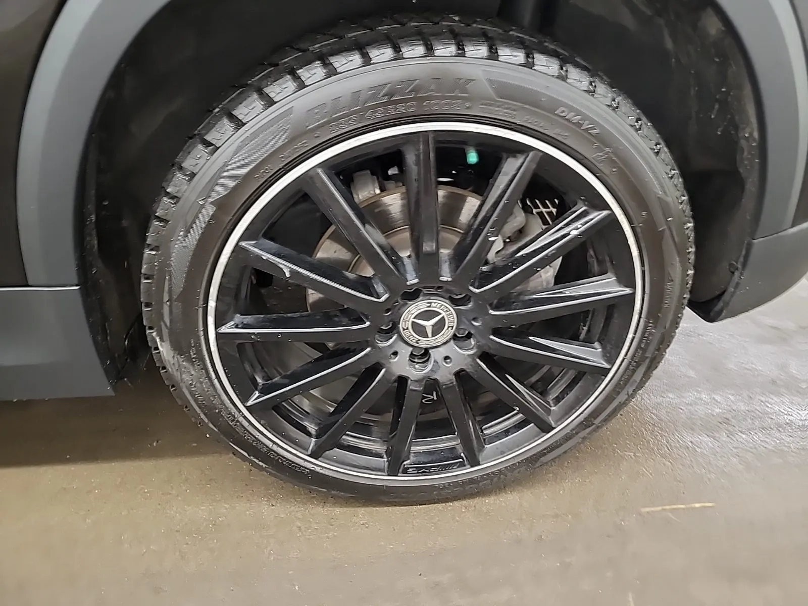 Left Rear Wheel/Tire Photo