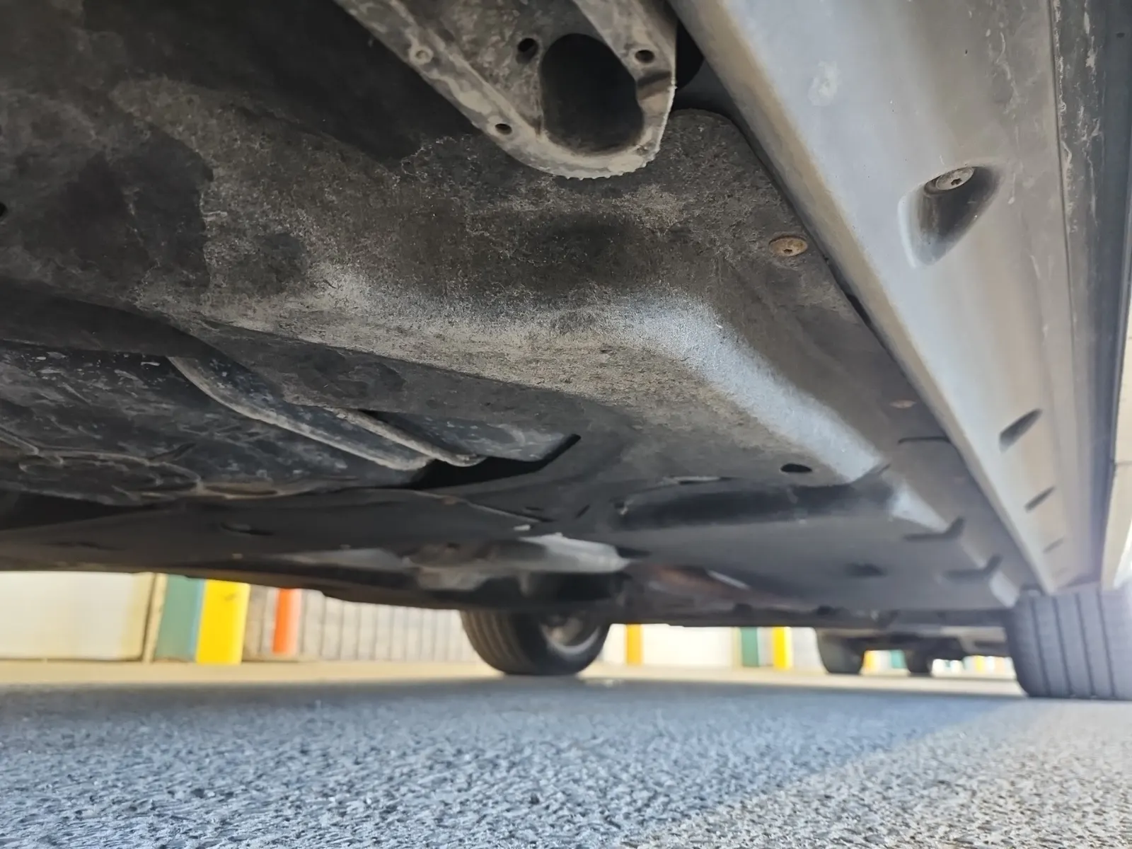 Undercarriage - Passenger Photo