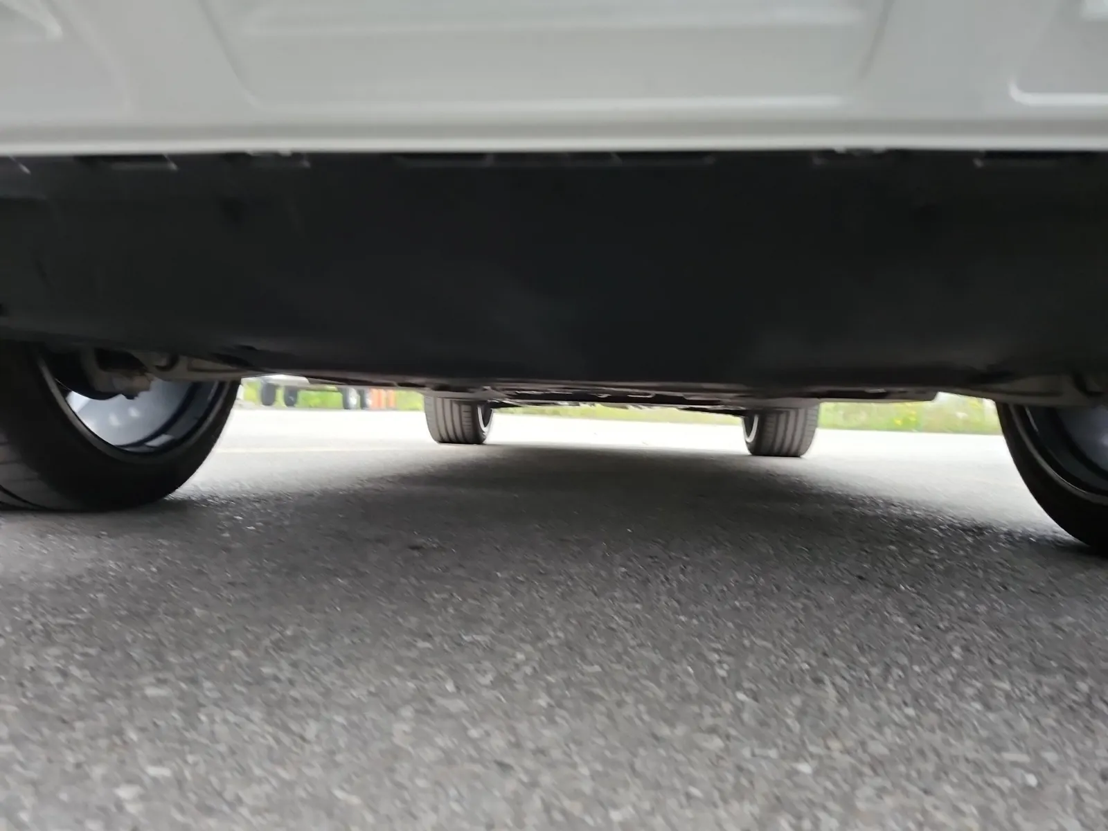 Undercarriage - Front Photo