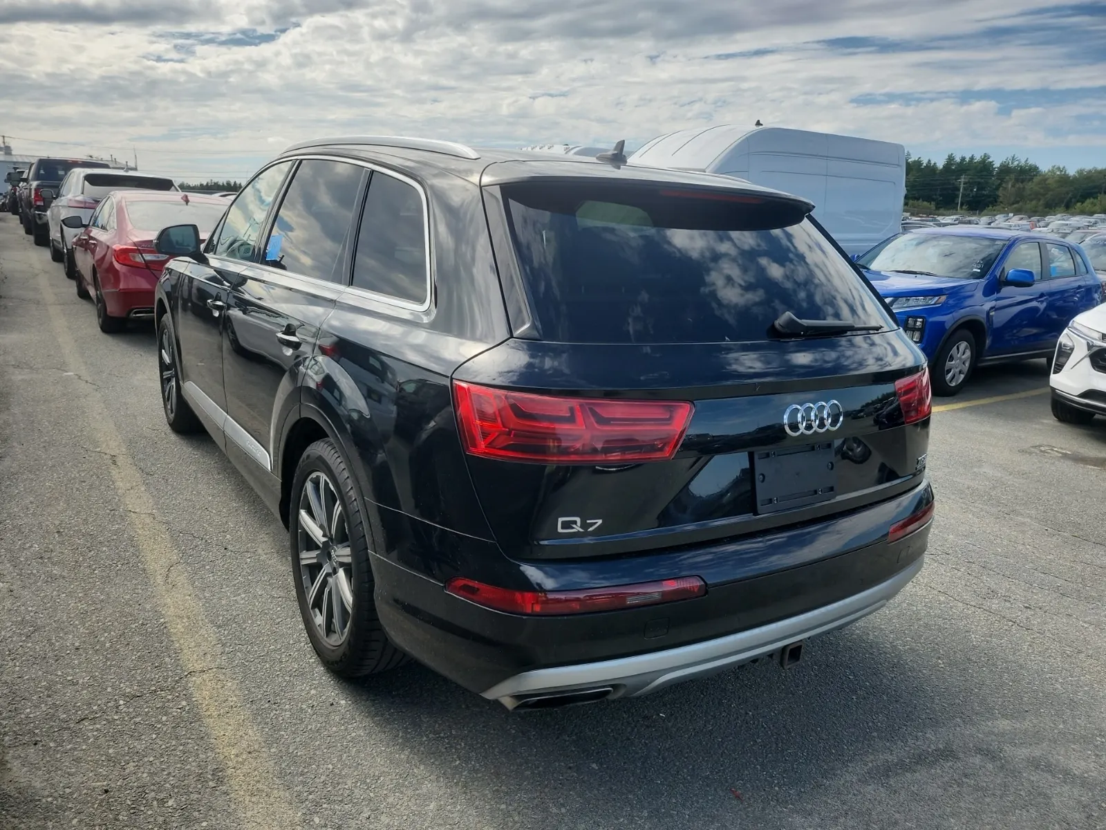 Driver Rear 3/4 Photo