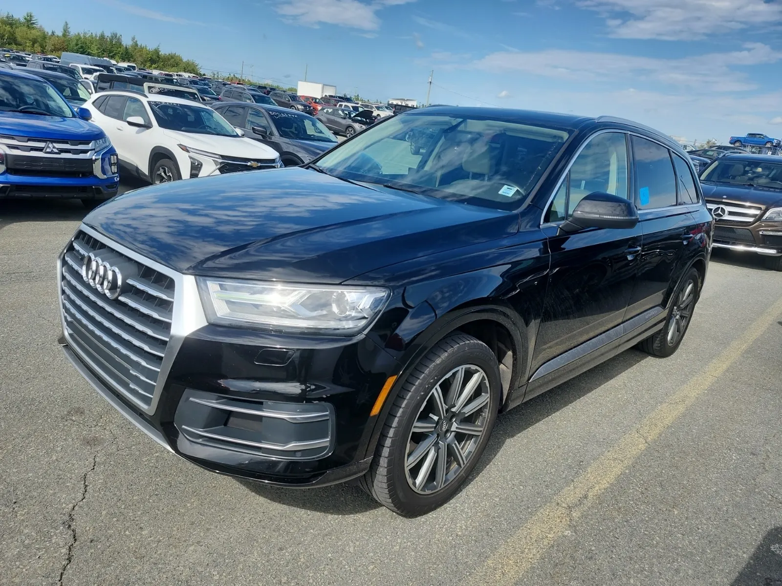 Front driver 3/4 photo