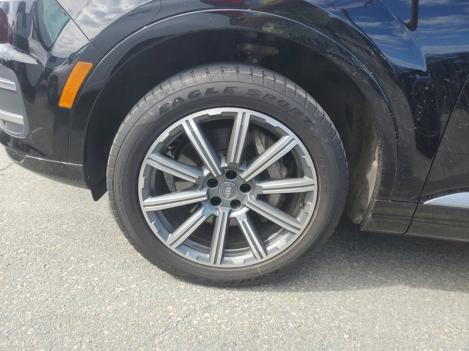 Front driver wheel/tire photo