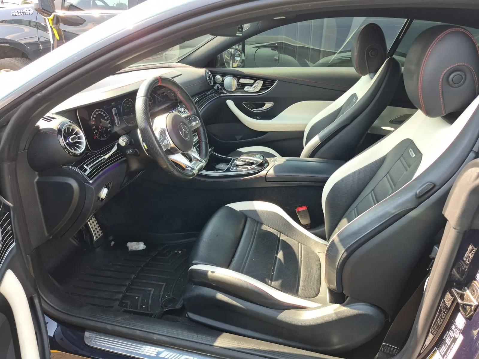 Front Interior Photo