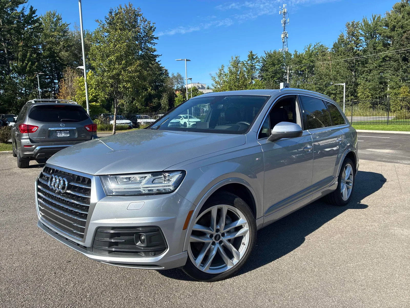 3/4 Front (Main image)