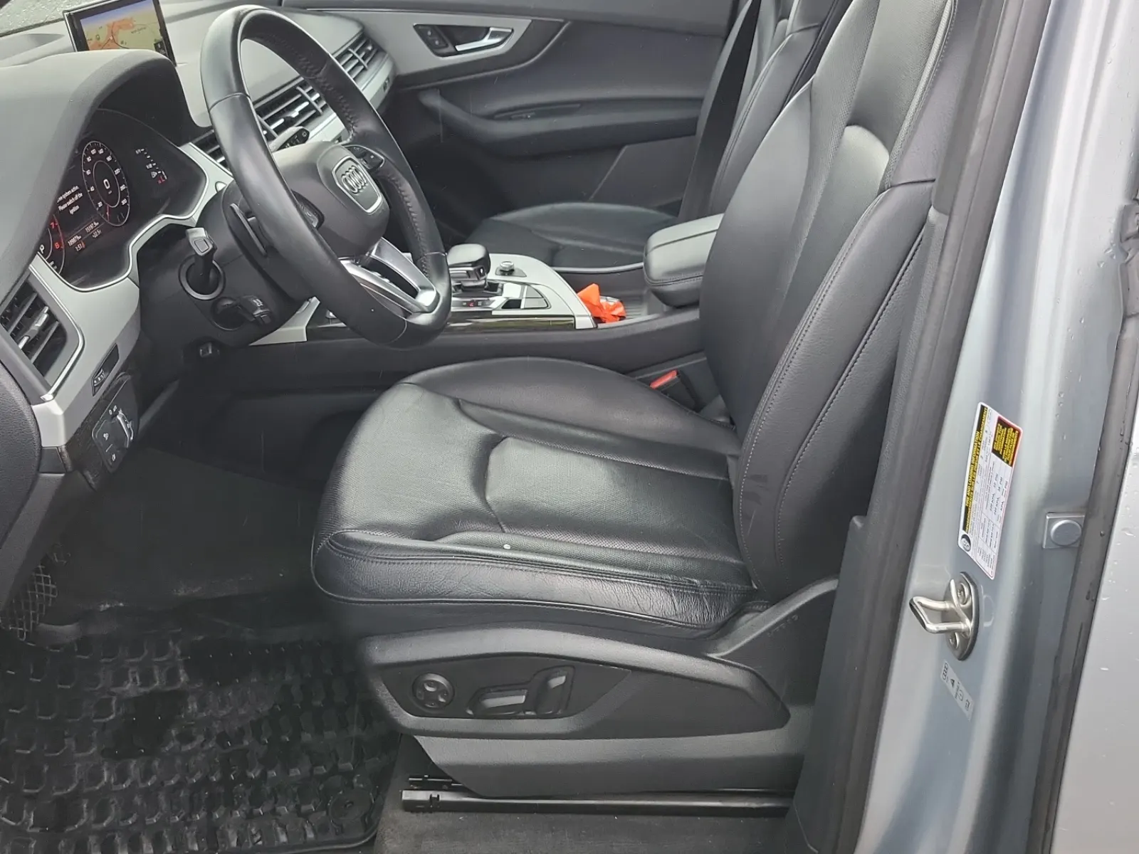 Front Interior Photo