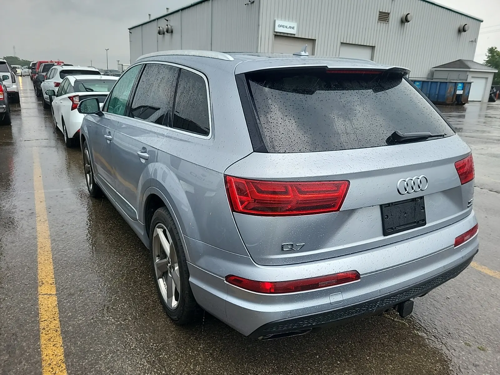 Driver Rear 3/4 Photo