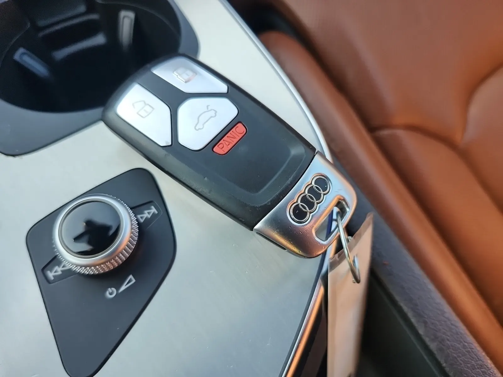 Keys/Fobs/Manual Photo