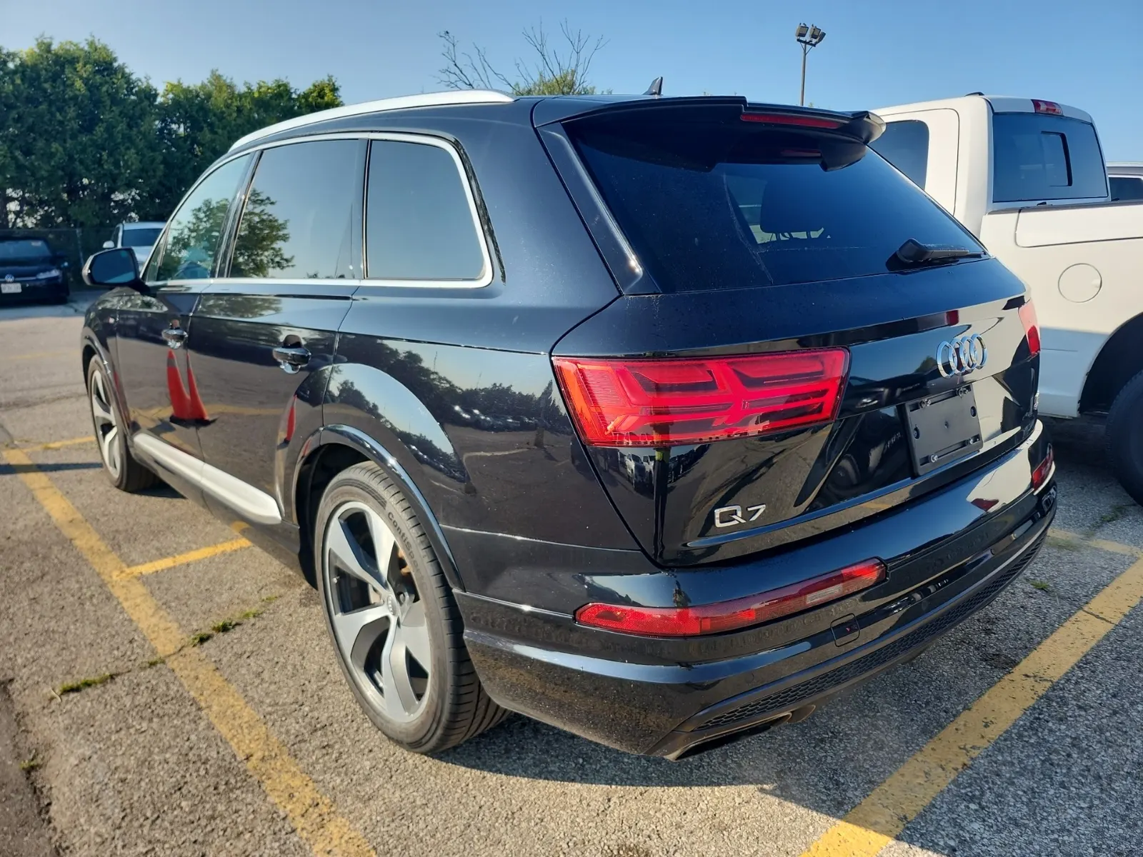 Driver Rear 3/4 Photo