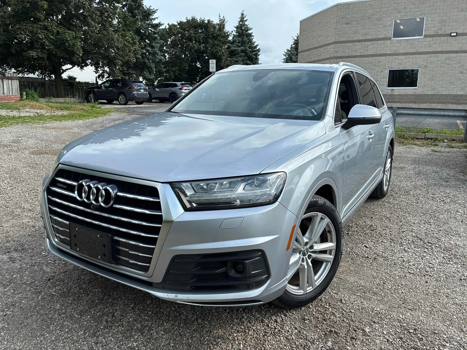 3/4 Front (Main image)