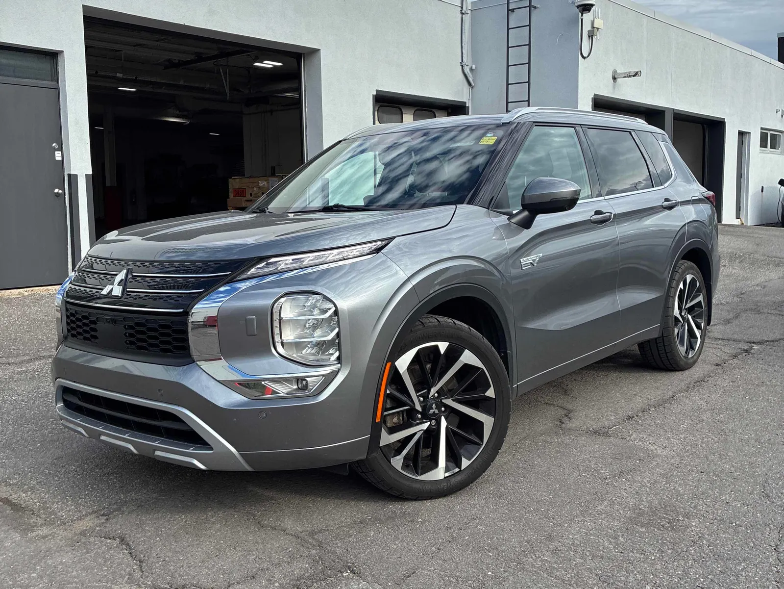 2023 Mitsubishi Outlander PHEV