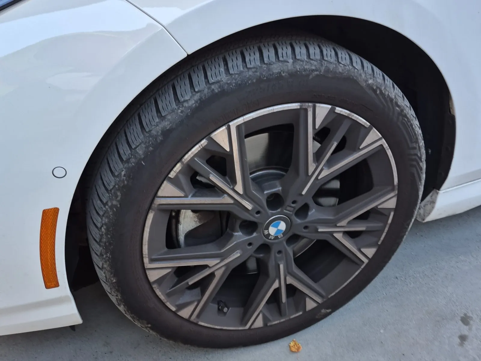 Front driver wheel/tire photo