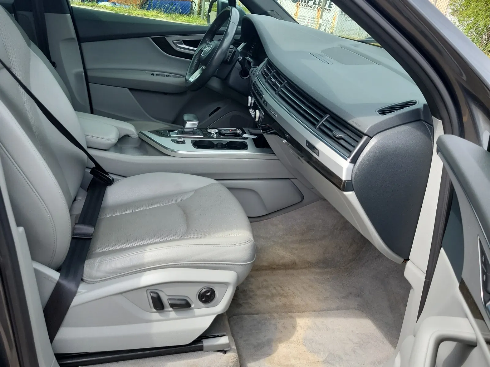 Right Side Interior Photo