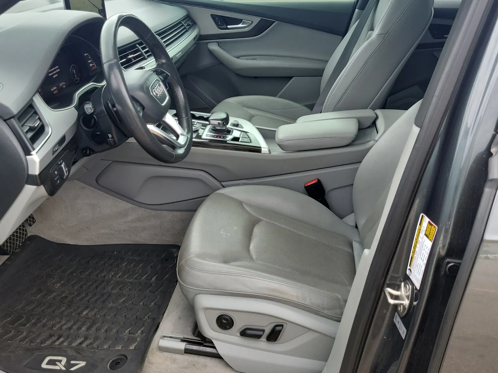 Front Interior Photo