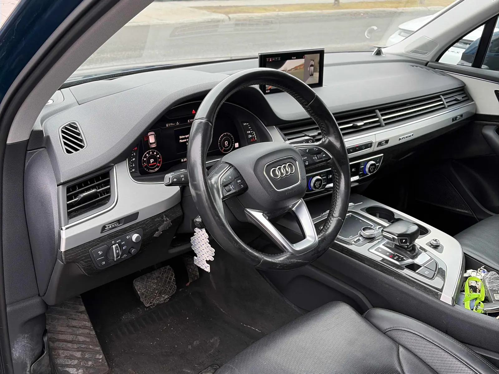 Interior driver side