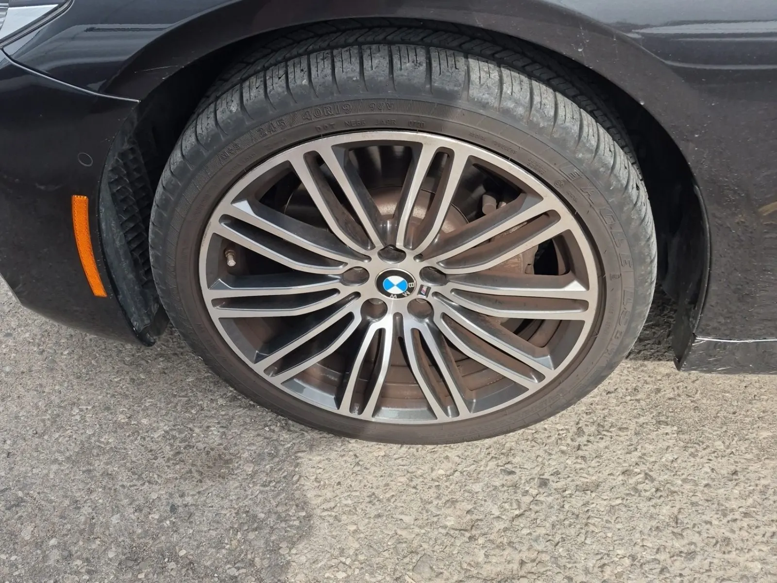 Front driver wheel/tire photo
