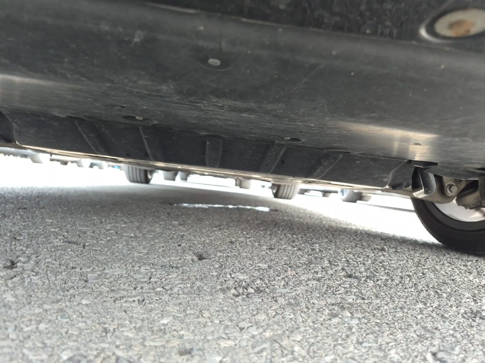 Undercarriage - Front Photo