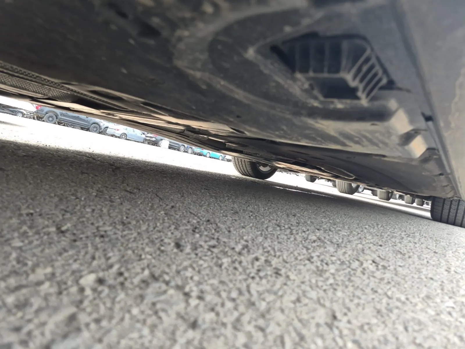 Undercarriage - Passenger Photo