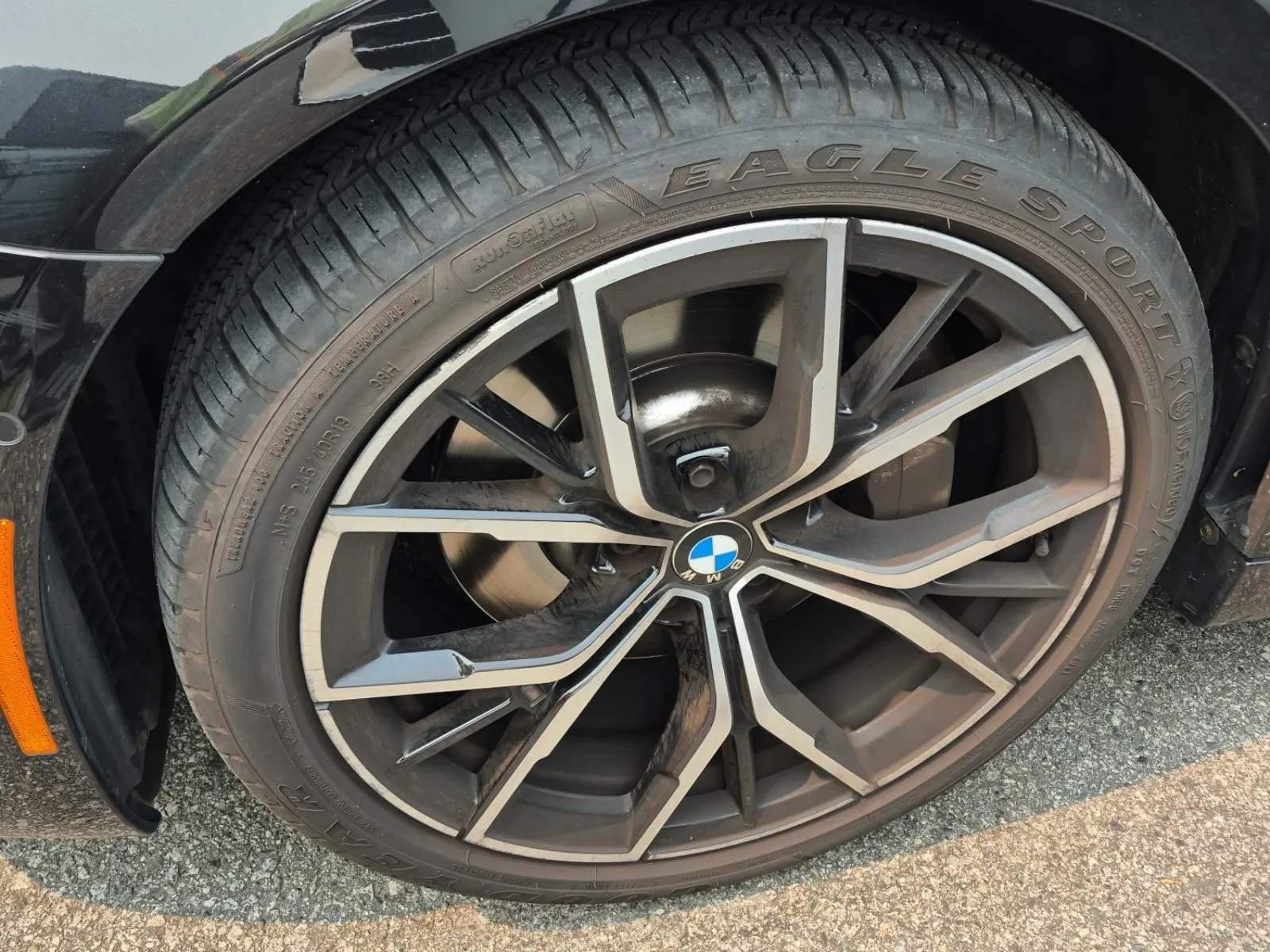 Front driver wheel/tire photo