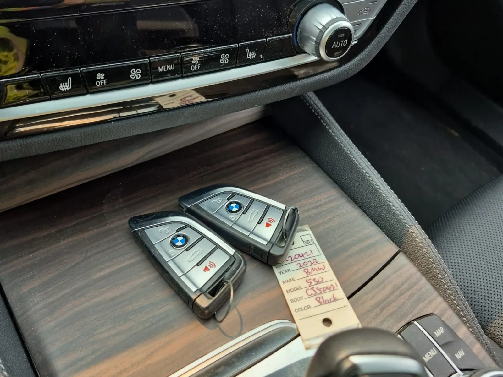Keys/Fobs/Manual Photo