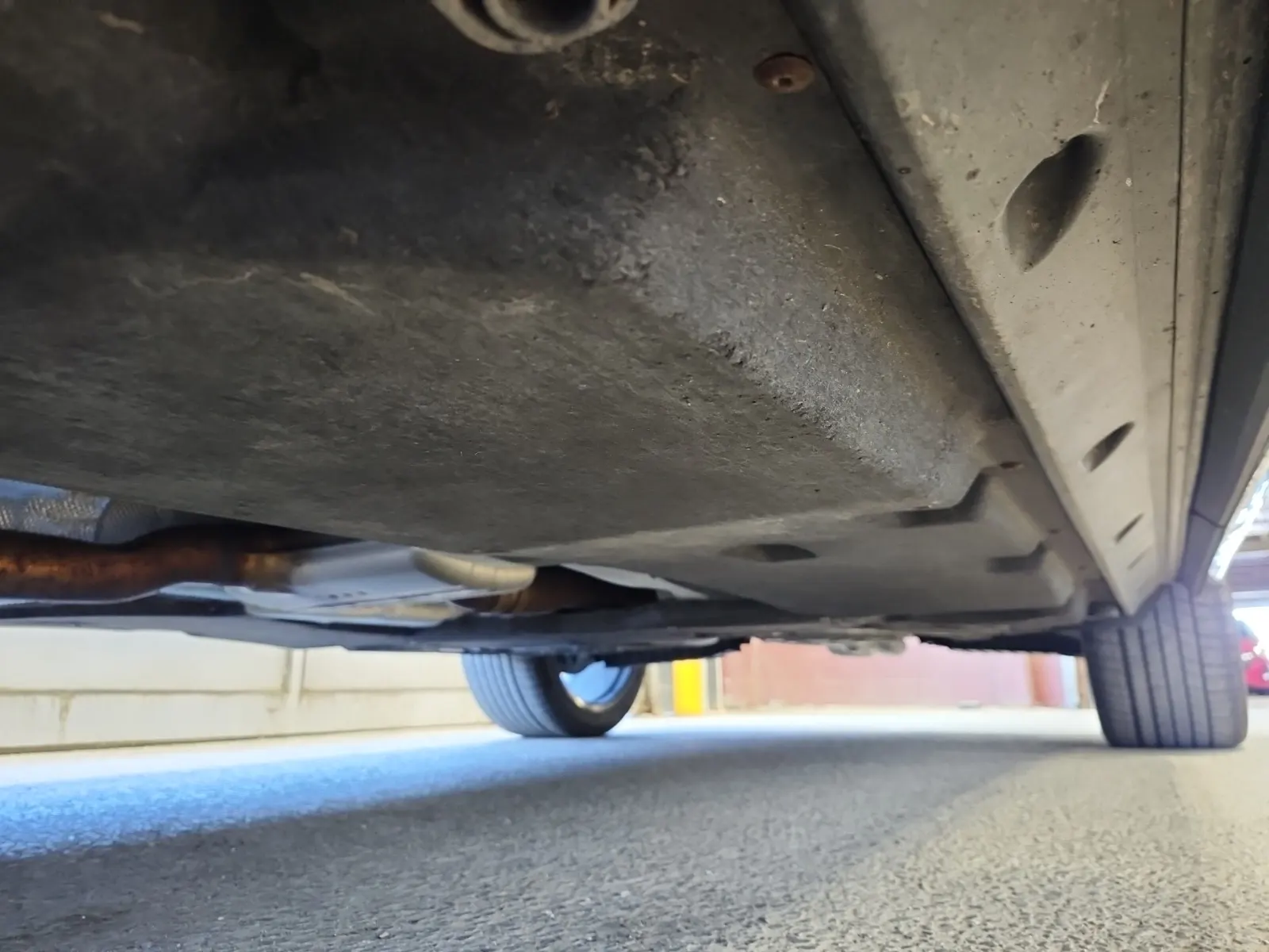 Undercarriage - Driver Photo