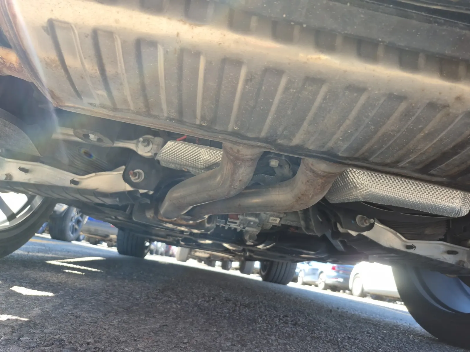 Undercarriage - Rear Photo