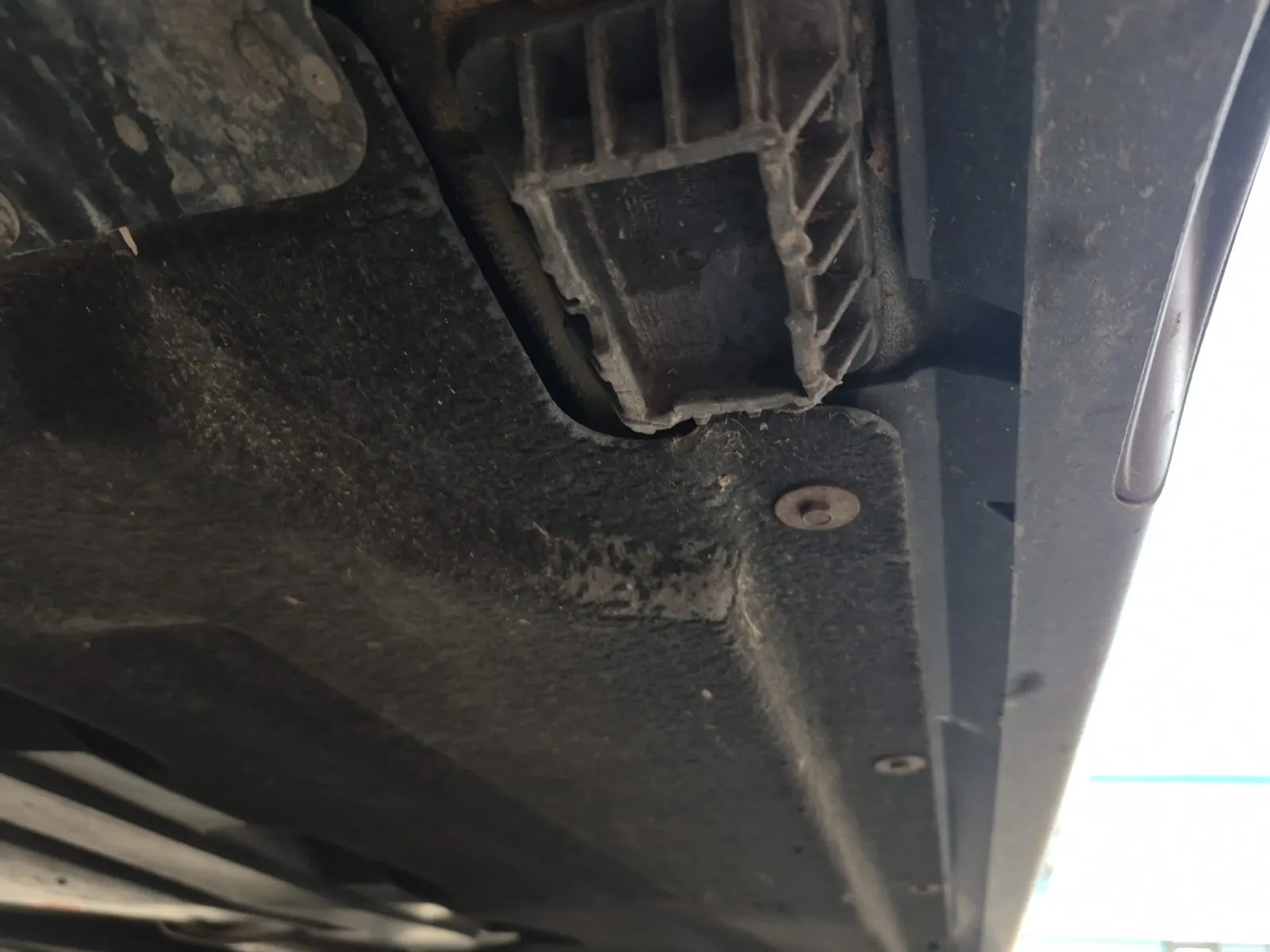 Undercarriage - Driver Photo