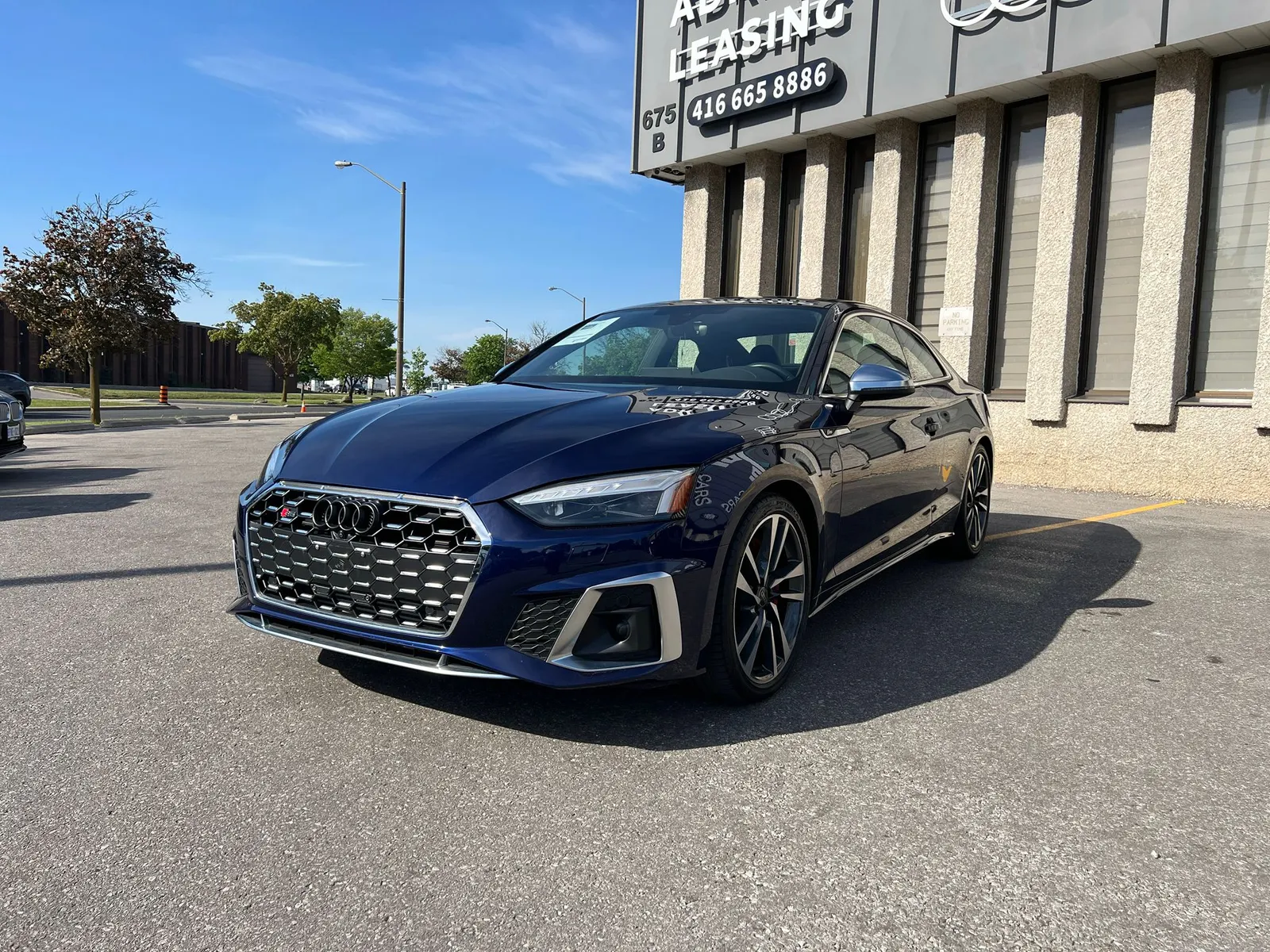 3/4 Front (Main image)