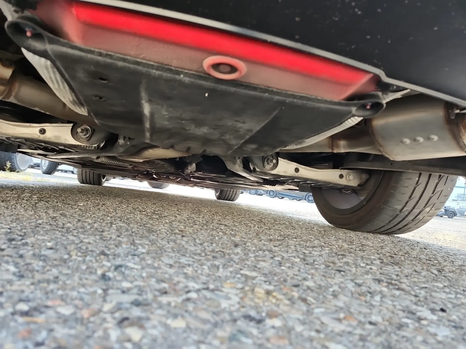 Undercarriage - Rear Photo