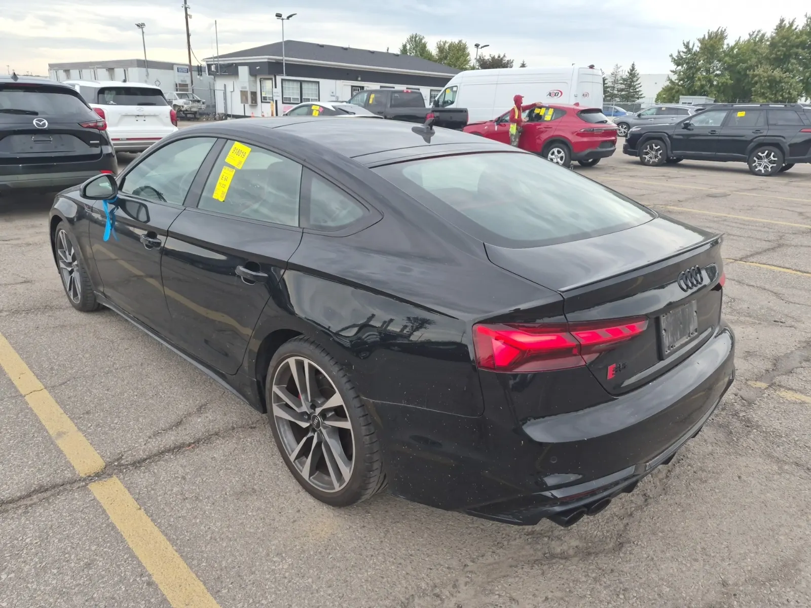 Driver Rear 3/4 Photo