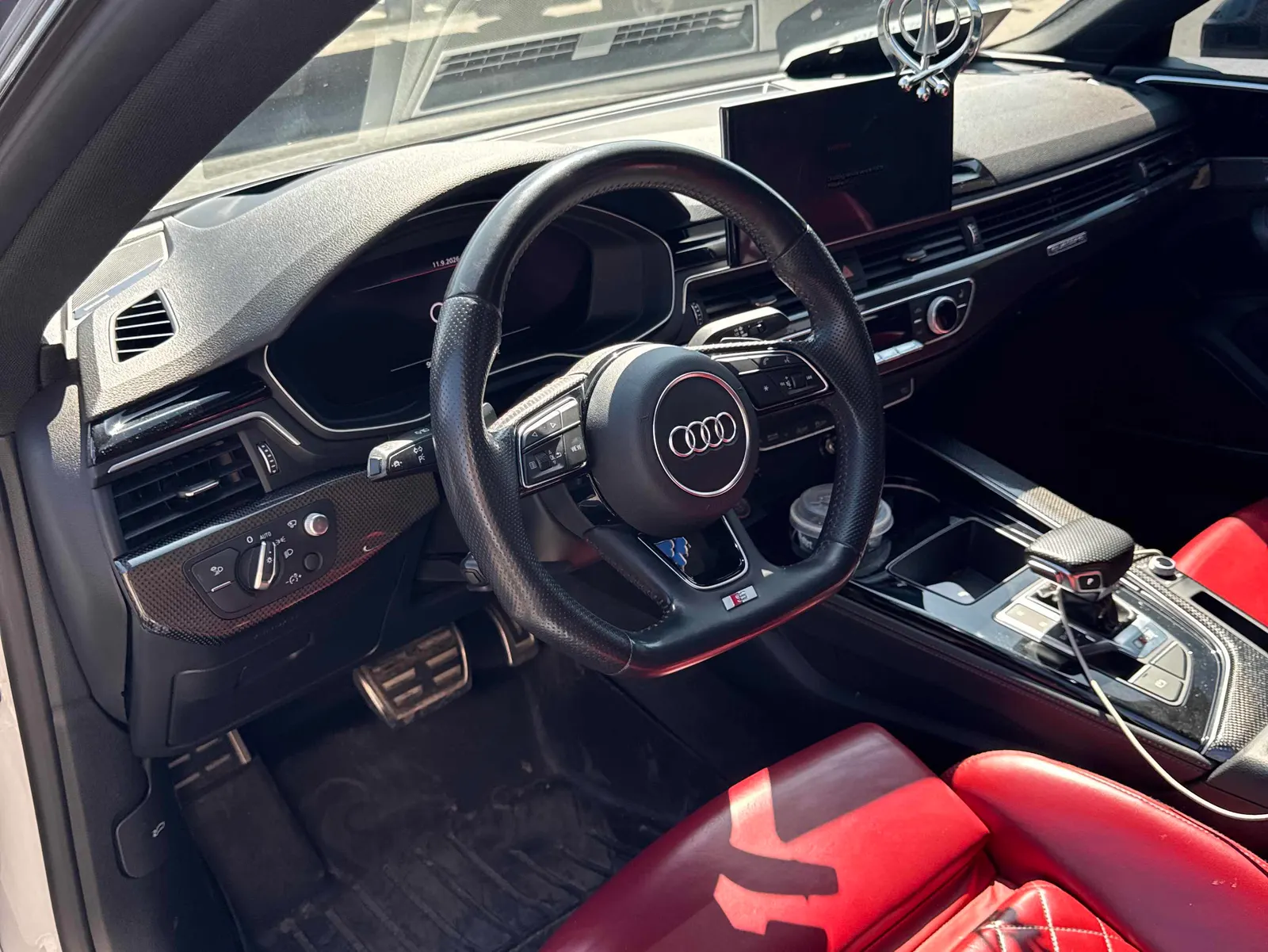 Interior driver side