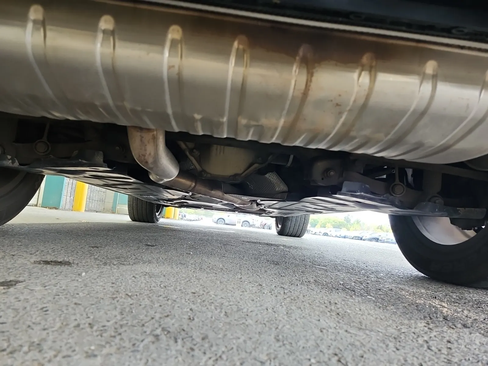 Undercarriage - Rear Photo