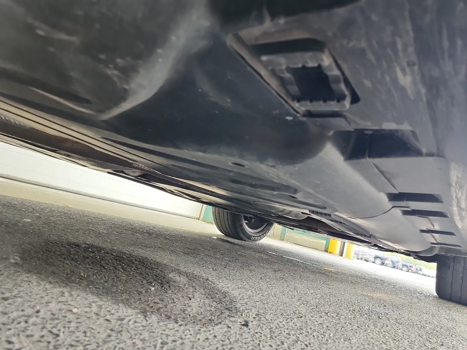 Undercarriage - Passenger Photo