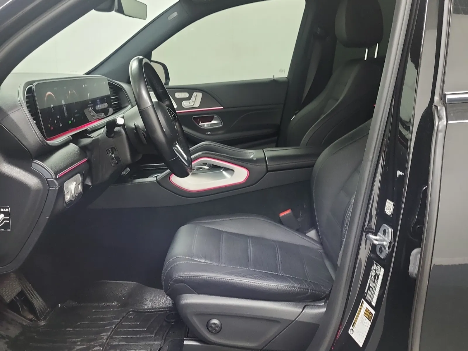 Front Interior Photo