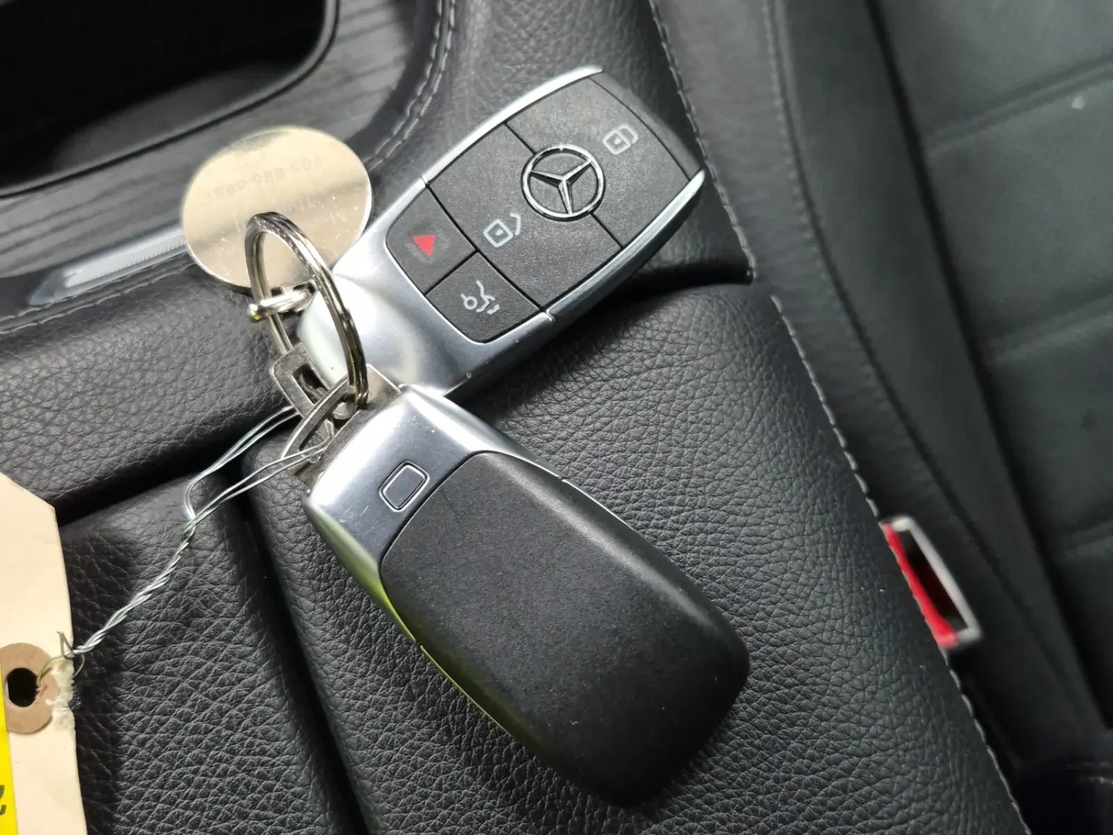 Keys/Fobs/Manual Photo