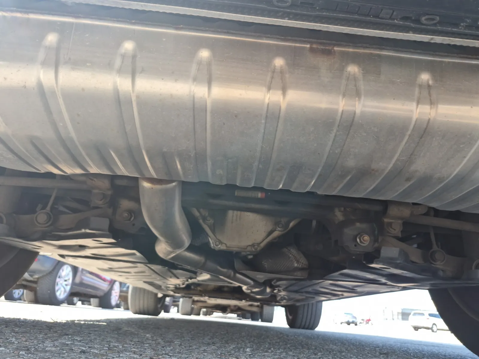 Undercarriage - Rear Photo