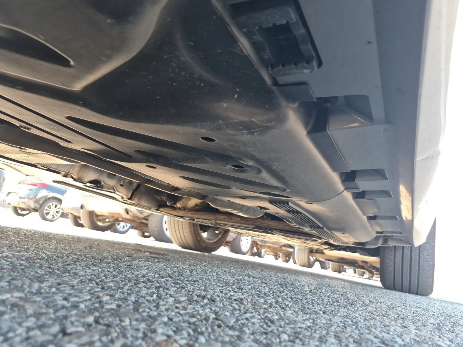 Undercarriage - Passenger Photo