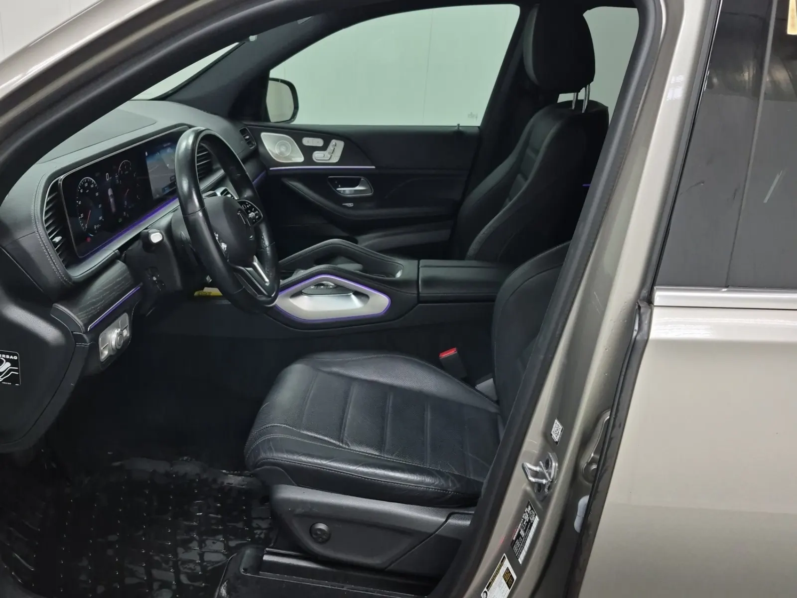 Front Interior Photo