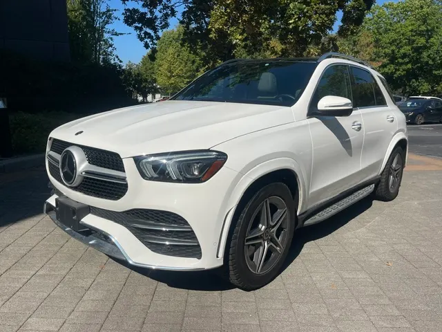 3/4 Front (Main image)