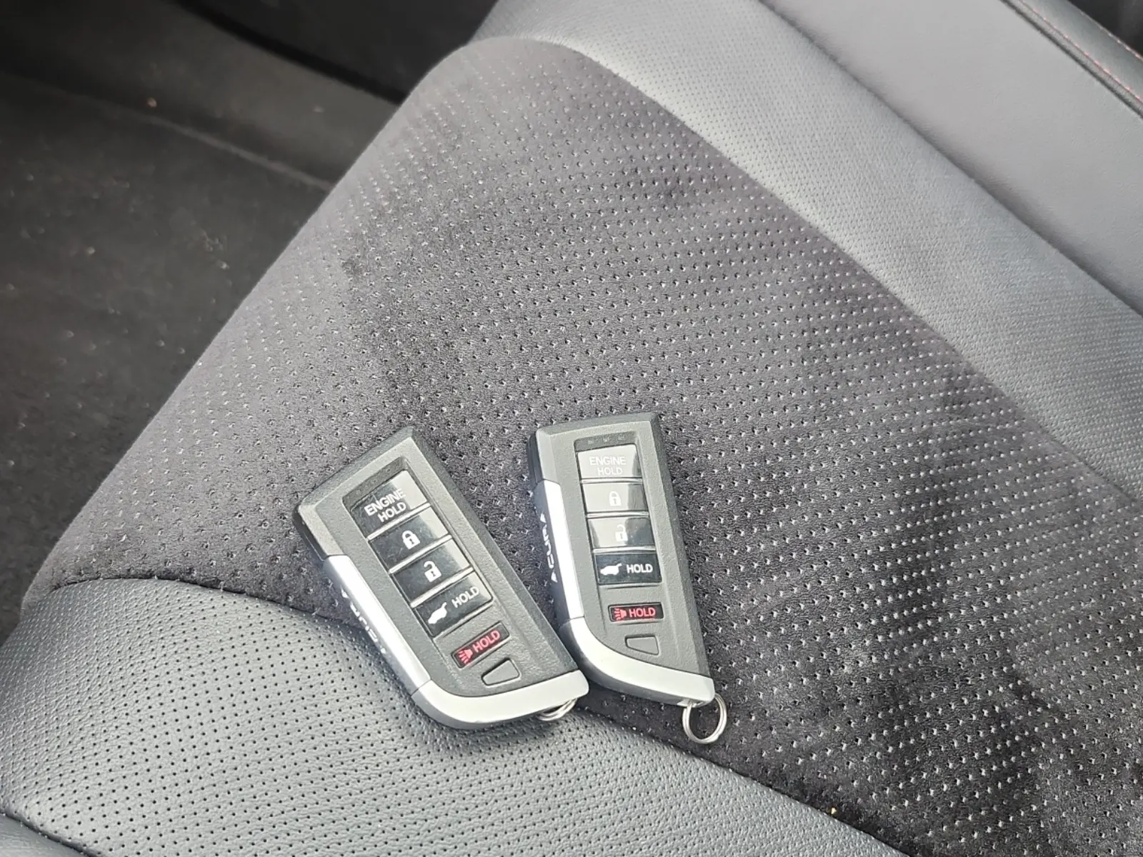 Keys/Fobs/Manual Photo