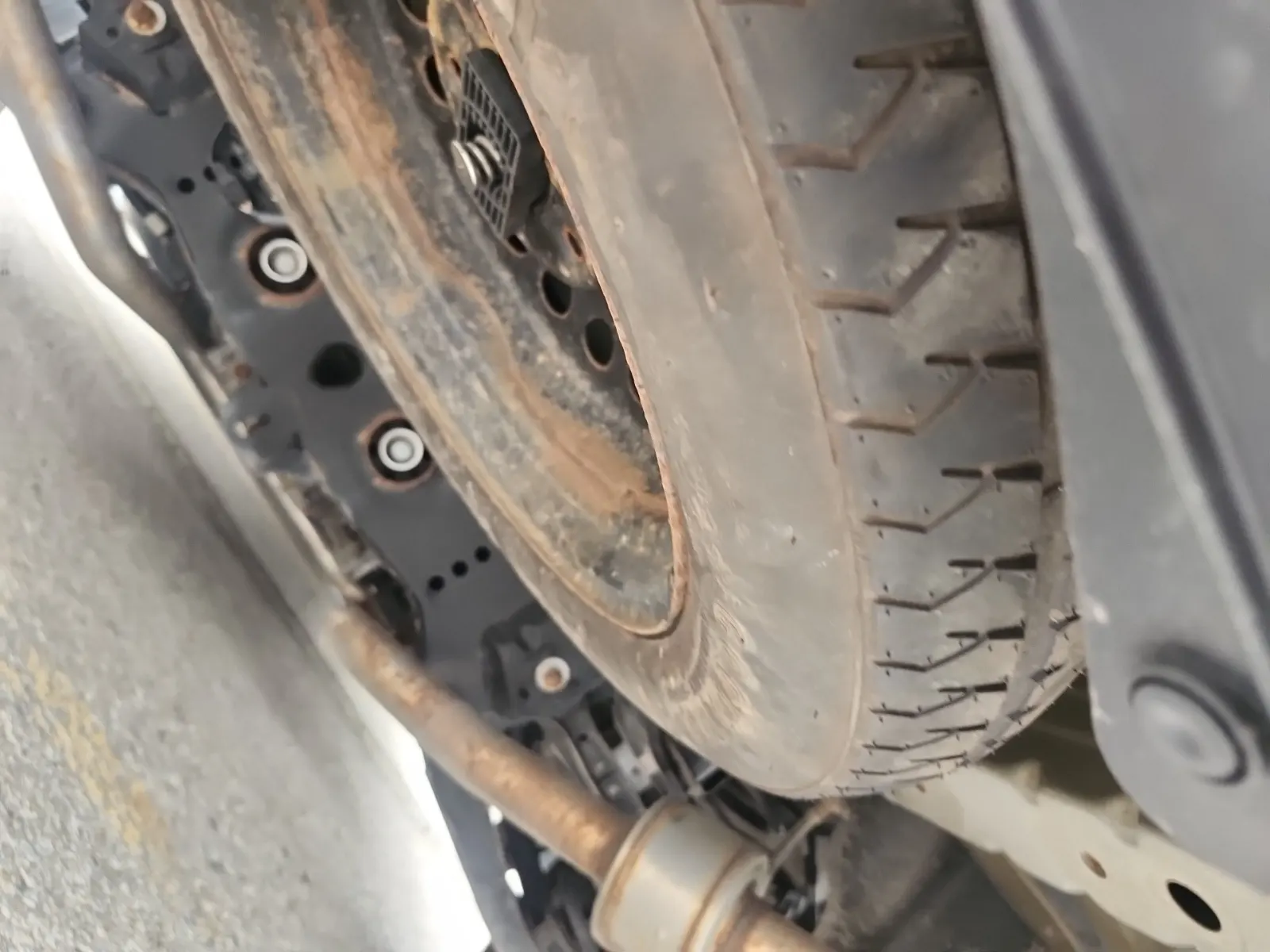 Spare Tire & Wheel Photo